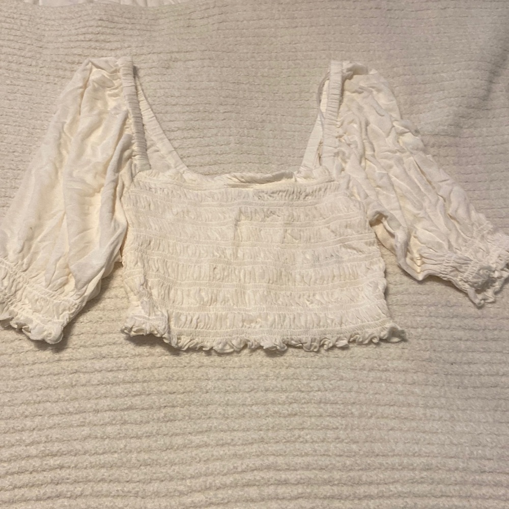 NWT Women’s Urban Outfitters top. Cream. Size S/P